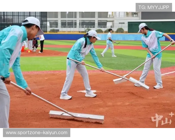 十五运会垒球项目揭幕，北京队4-2击败河南队取得开门红