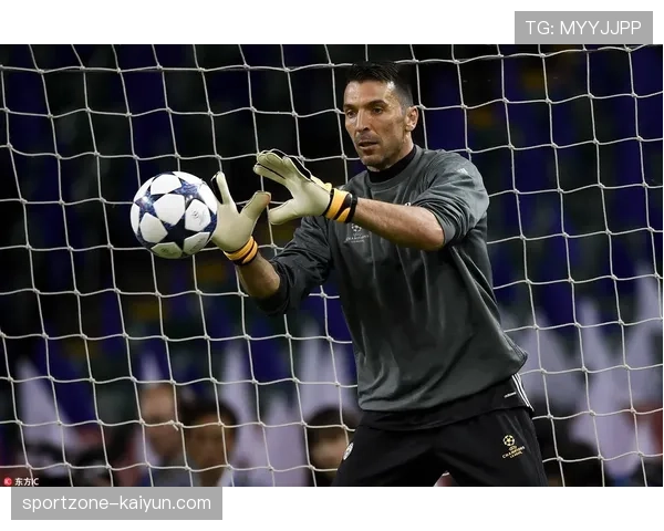 动态:尤文图斯赛前训练封闭,重点演练三中卫防守体系 动态:尤文图斯赛前训练封闭,重点演练三中卫防守体系